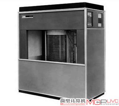 IBM 350 RAMAC是硬盘的开山鼻祖