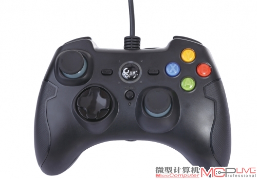 标准的XBOX360手柄键位布局。