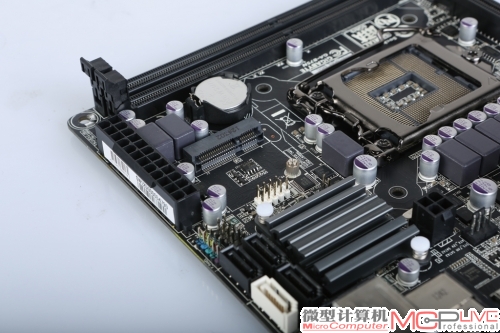 半高的接口多半只支持mini PCI-E。